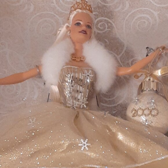 2000 Celebration Barbie - Special Edition Vintage NRFB - Picture 7 of 12